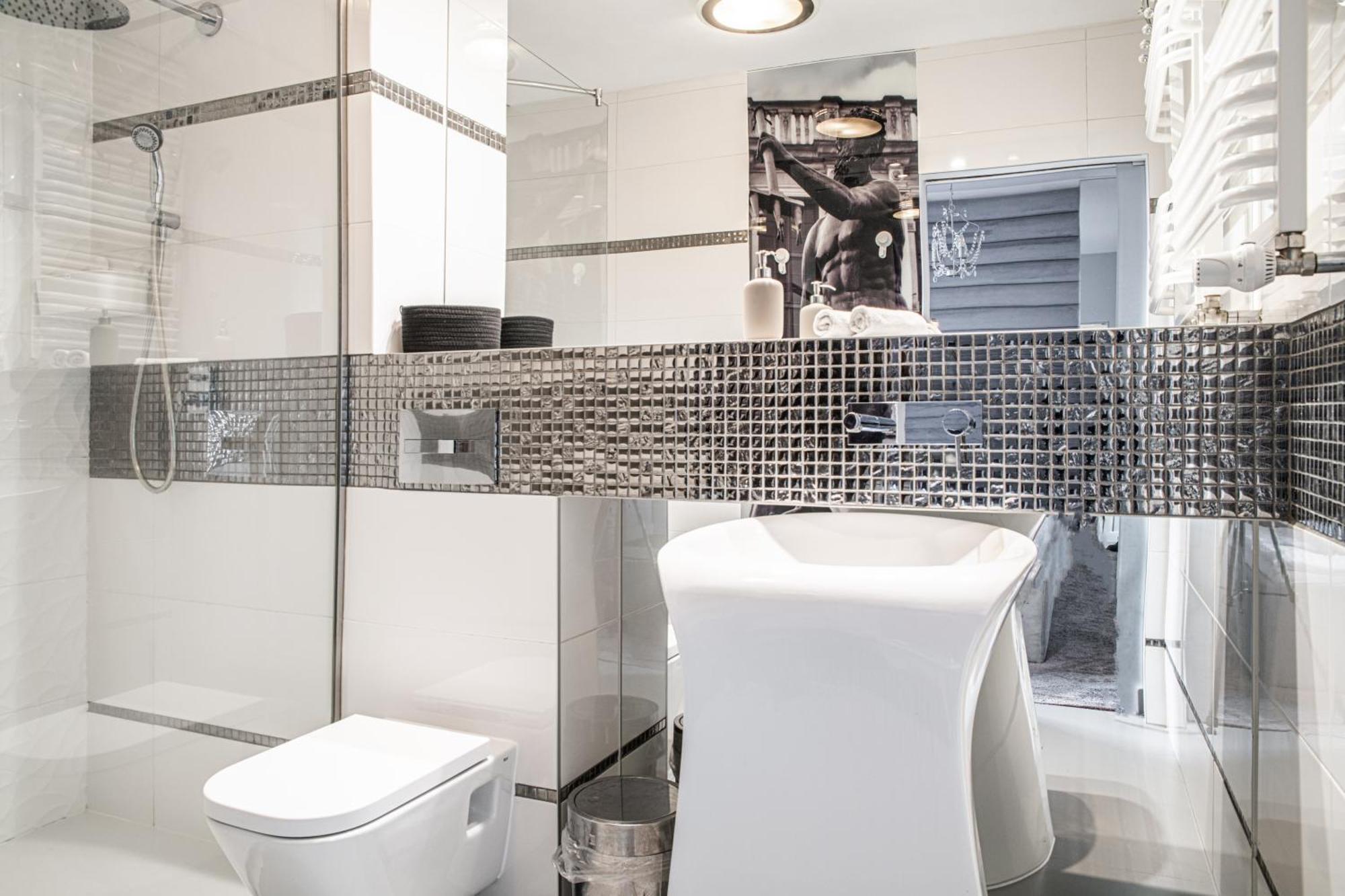 Lily - Waterlane Pool & Gym Apartment *