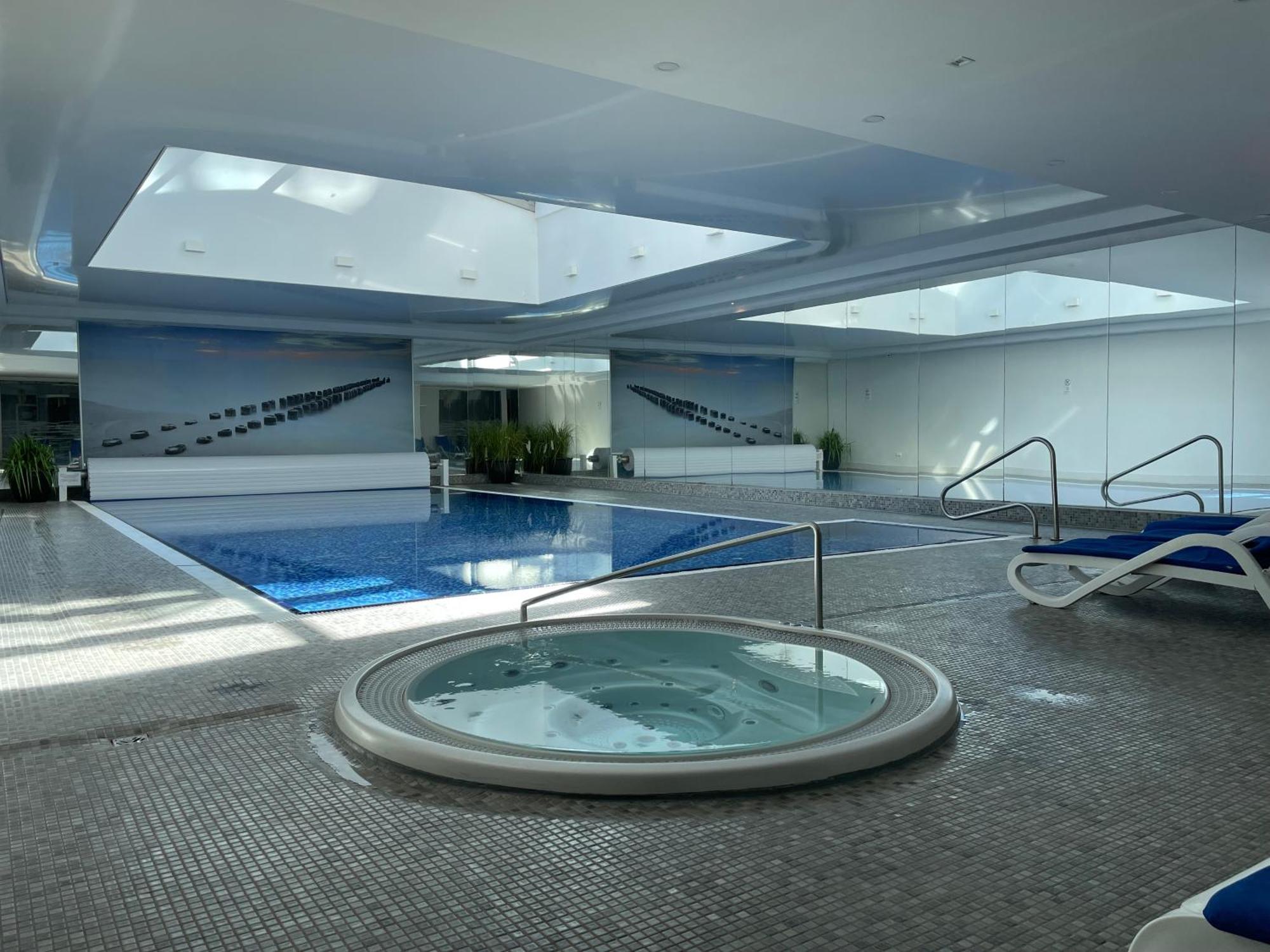 Lily - Waterlane Pool & Gym Apartment